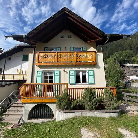 Casa Cesarina By Ama Val Di Fassa Διαμέρισμα Canazei Εξωτερικό φωτογραφία